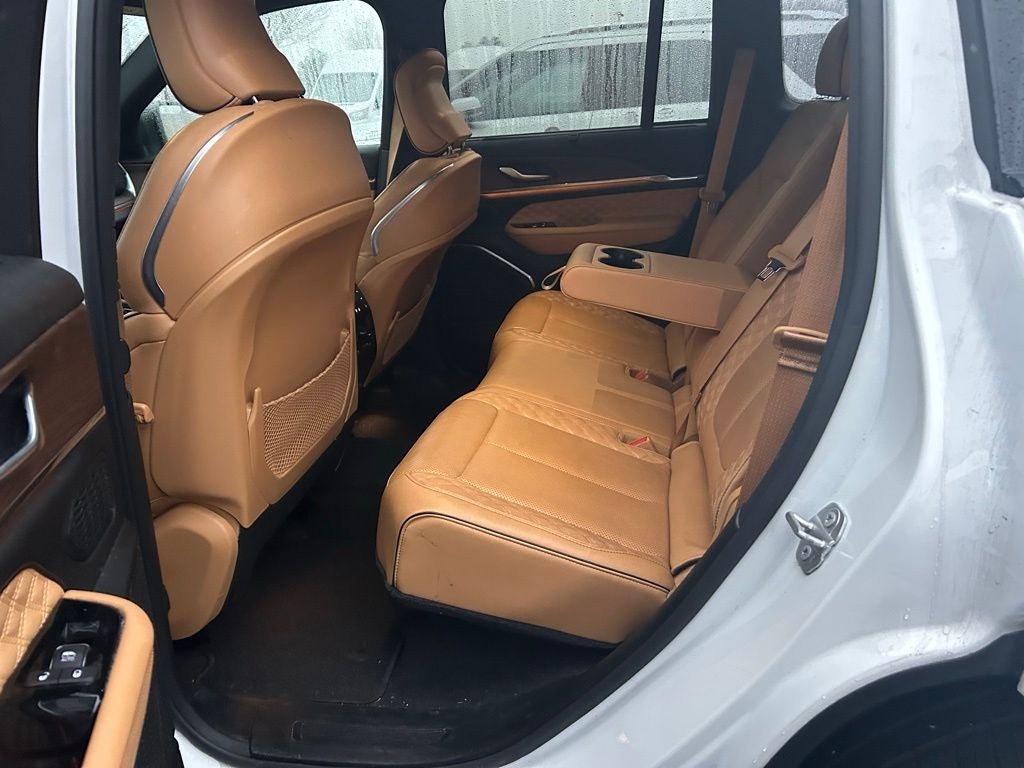 2022 Jeep Grand Cherokee Summit