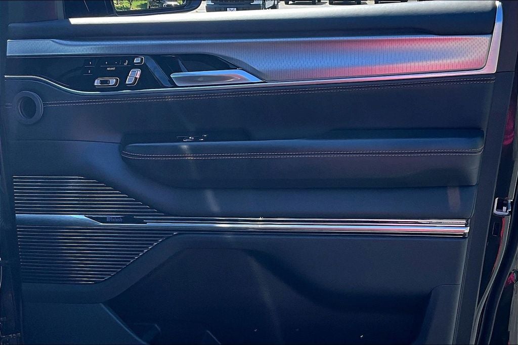 2023 Jeep Grand Wagoneer L Series III