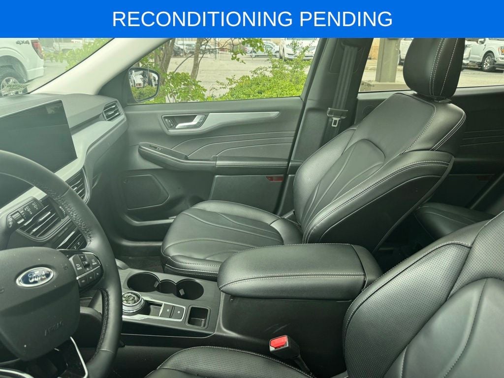 2025 Ford Escape Plug-In Hybrid Base