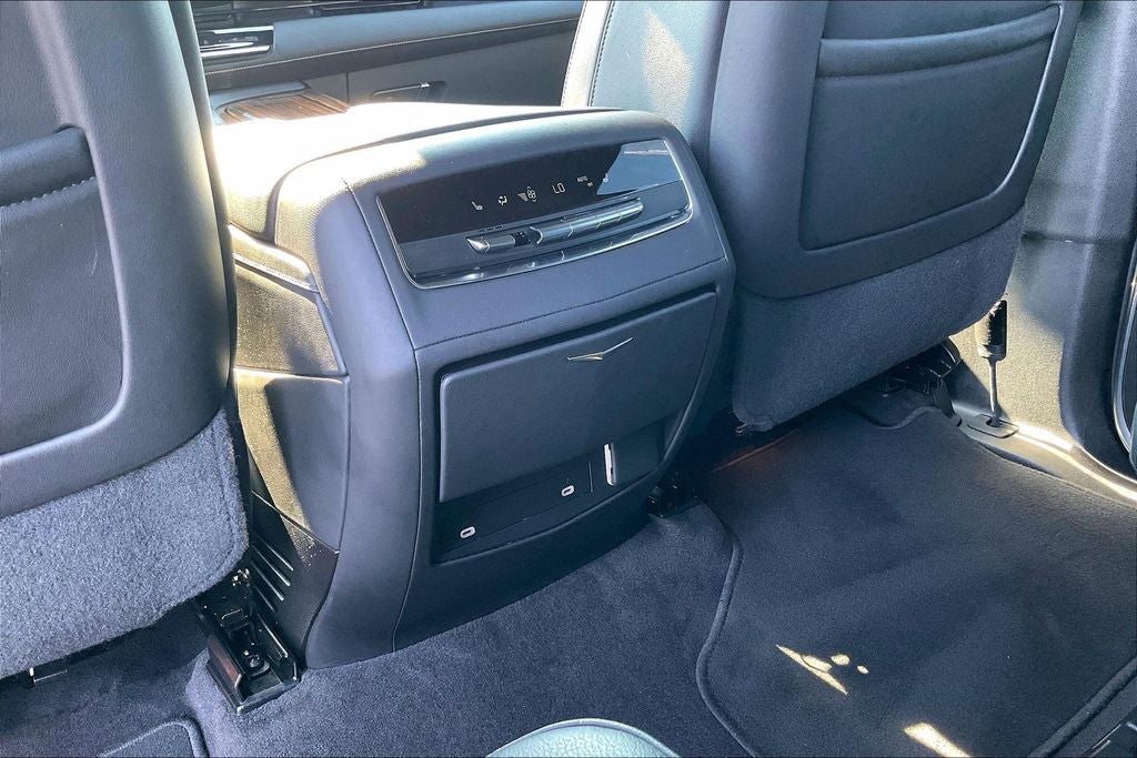 2023 Cadillac Escalade Luxury