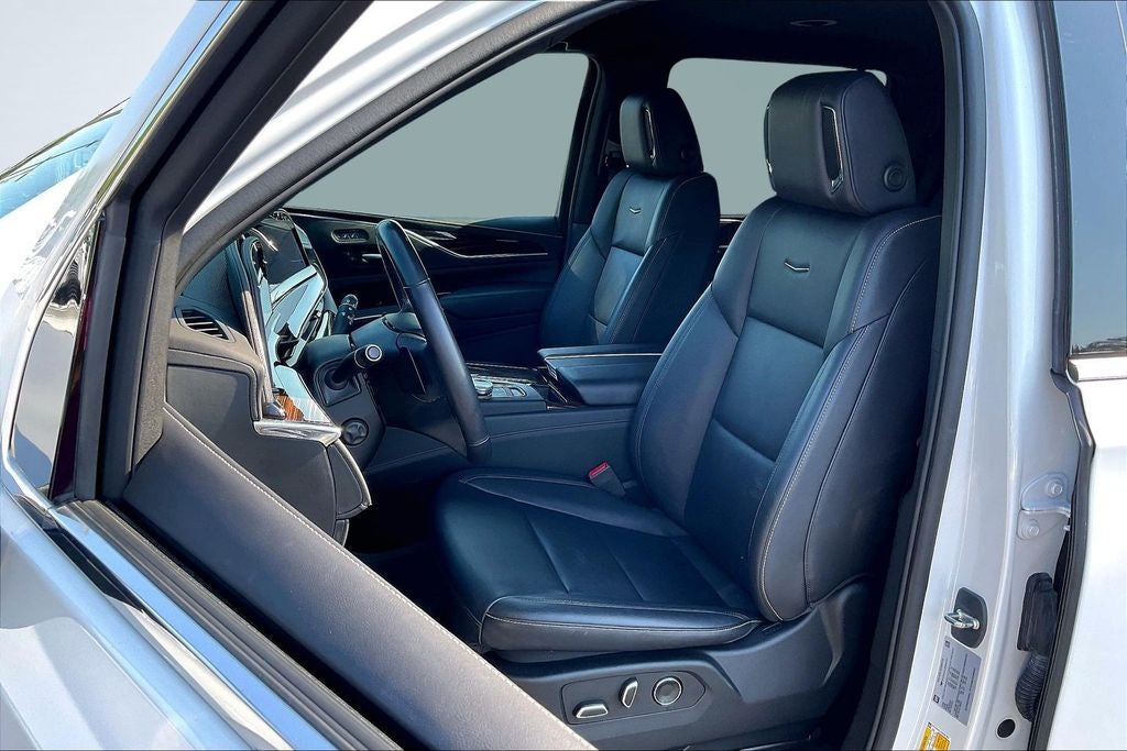 2023 Cadillac Escalade Luxury