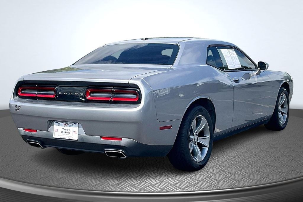 2015 Dodge Challenger SXT