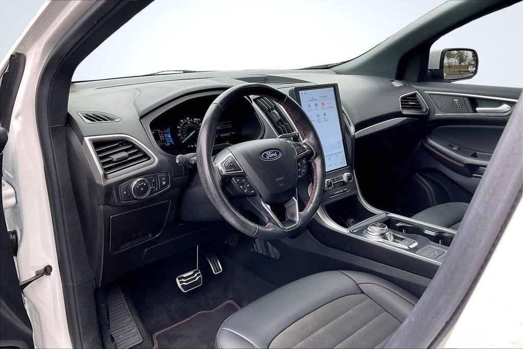 2022 Ford Edge ST Line