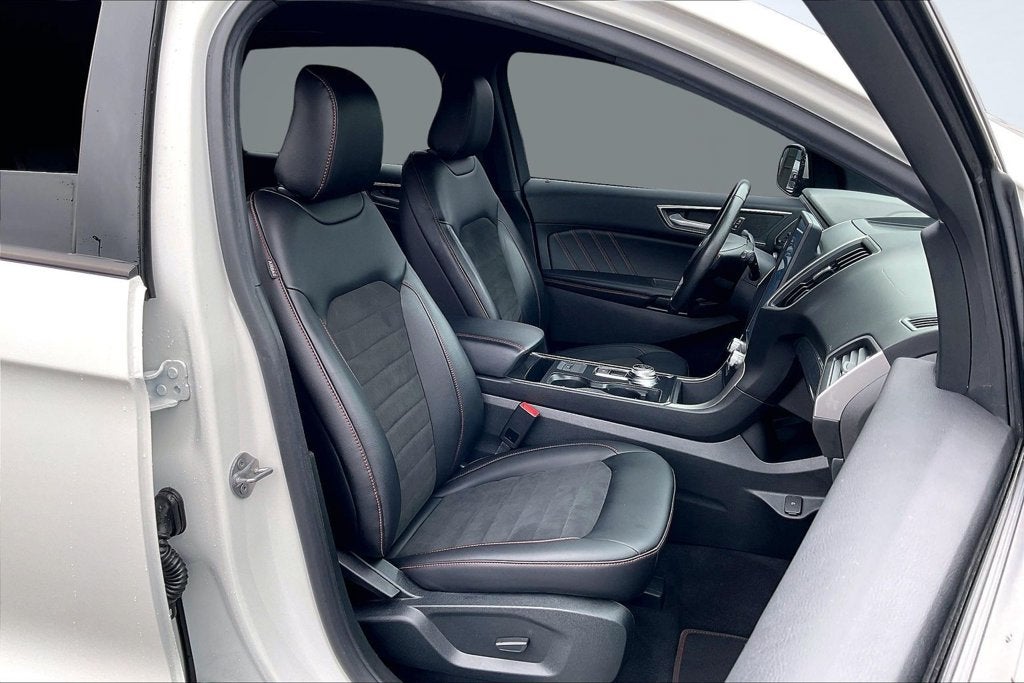 2022 Ford Edge ST Line