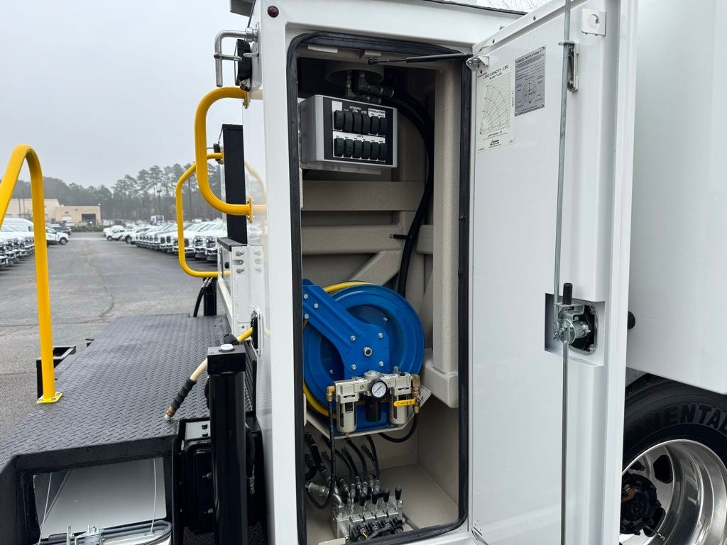 2025 Kenworth T-250 Warner Mechanics Body