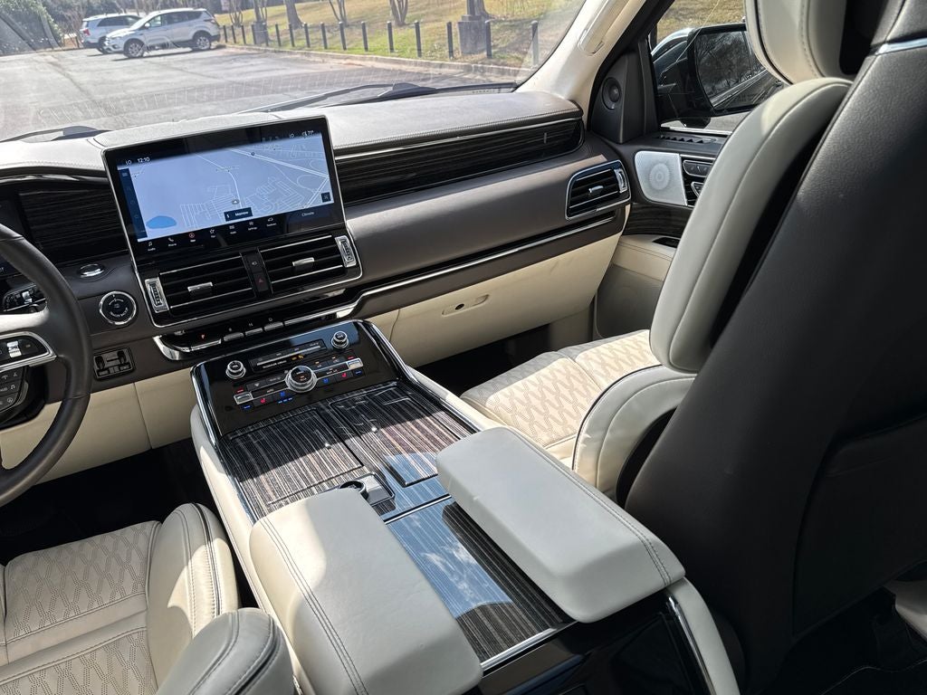 2024 Lincoln Navigator L L Black Label