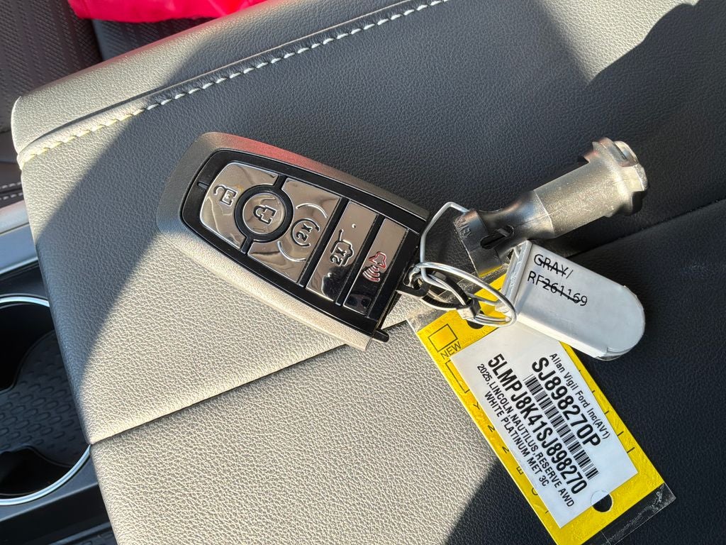 2025 Lincoln Nautilus Reserve