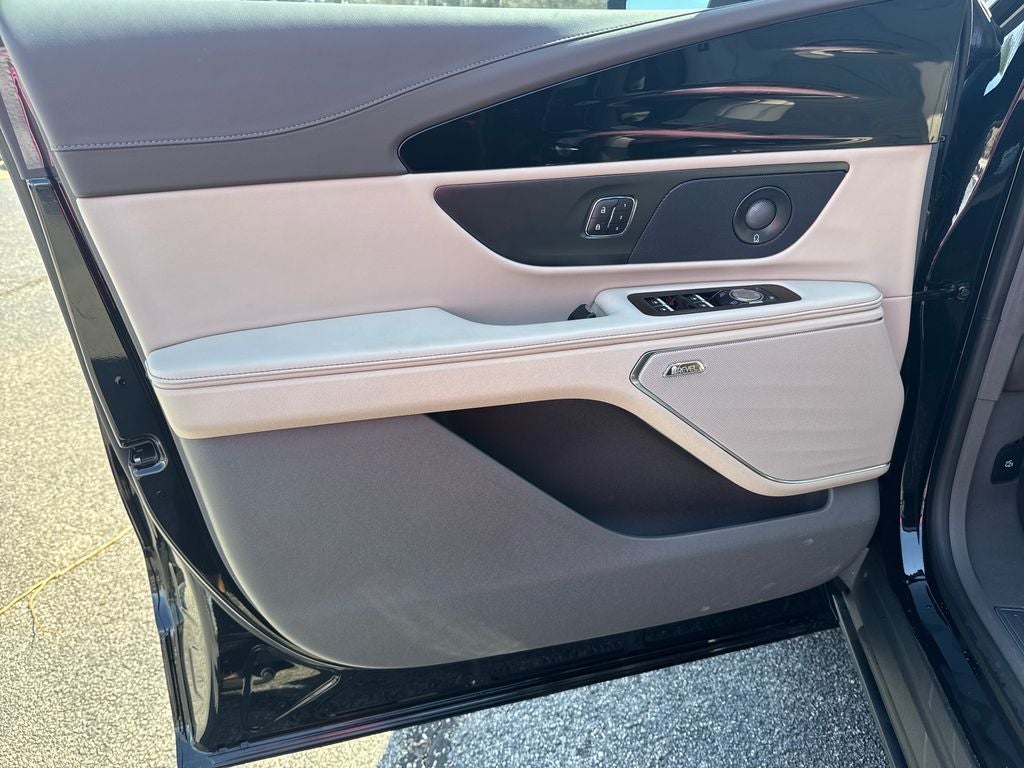 2025 Lincoln Nautilus Reserve