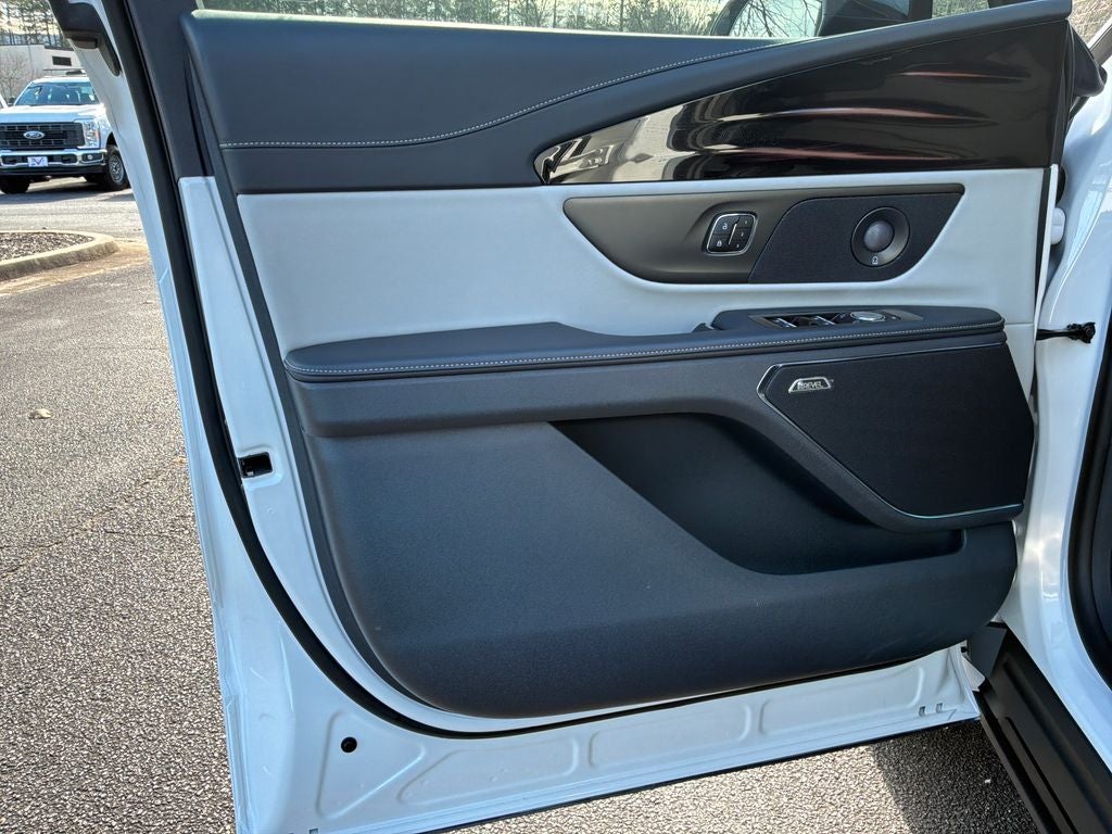 2025 Lincoln Nautilus Reserve