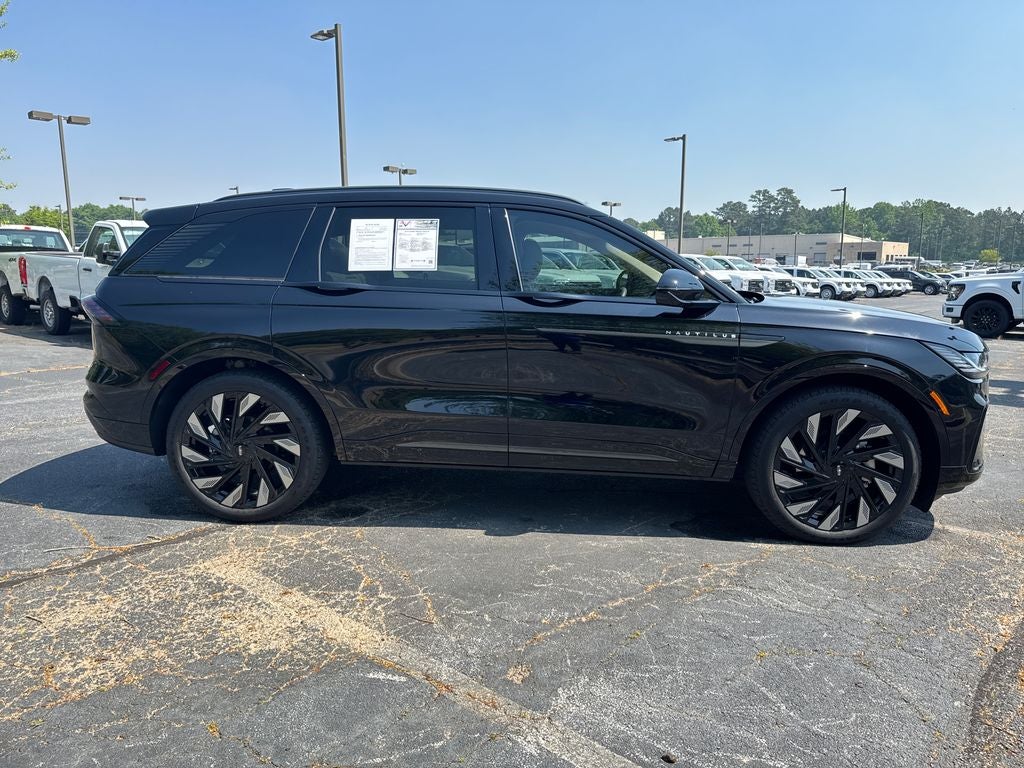2025 Lincoln Nautilus Reserve