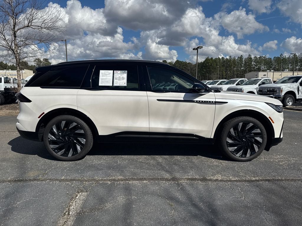 2025 Lincoln Nautilus Reserve