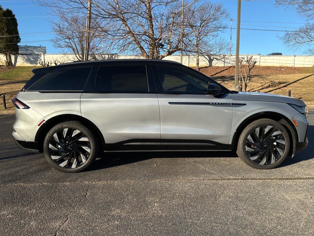 2025 Lincoln Nautilus Reserve