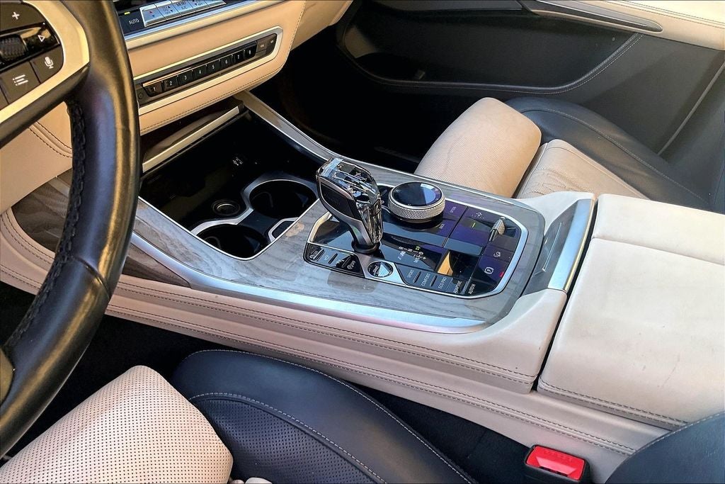 2021 BMW X7 M50i