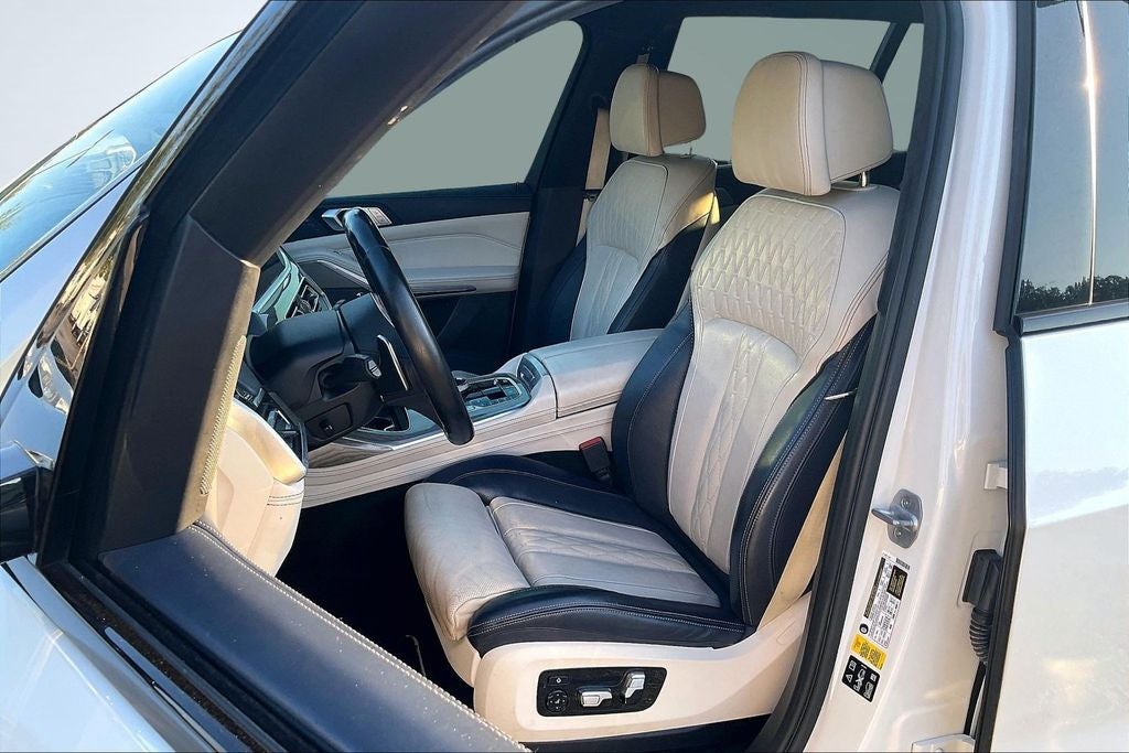 2021 BMW X7 M50i