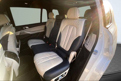 2021 BMW X7 M50i