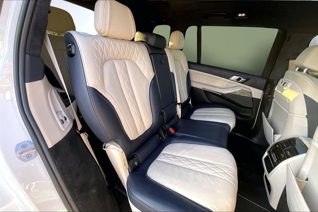 2021 BMW X7 M50i