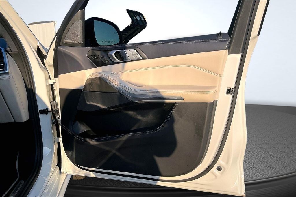 2021 BMW X7 M50i