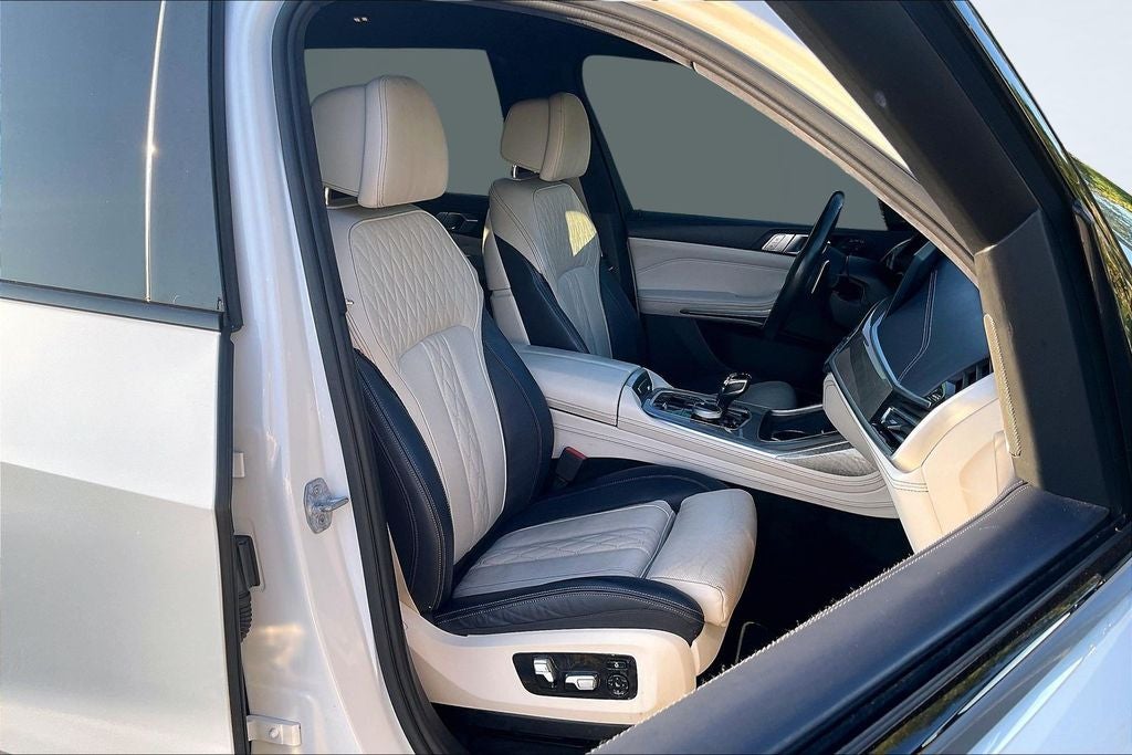 2021 BMW X7 M50i