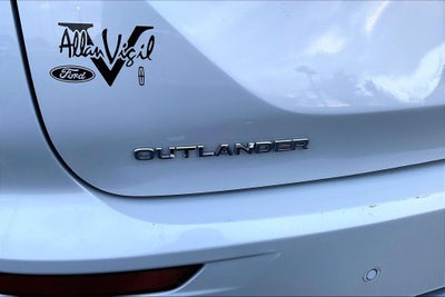 2025 Mitsubishi Outlander SE