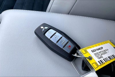2025 Mitsubishi Outlander SE
