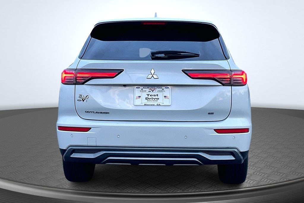 2025 Mitsubishi Outlander SE