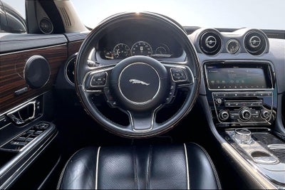 2018 Jaguar XJ R-Sport