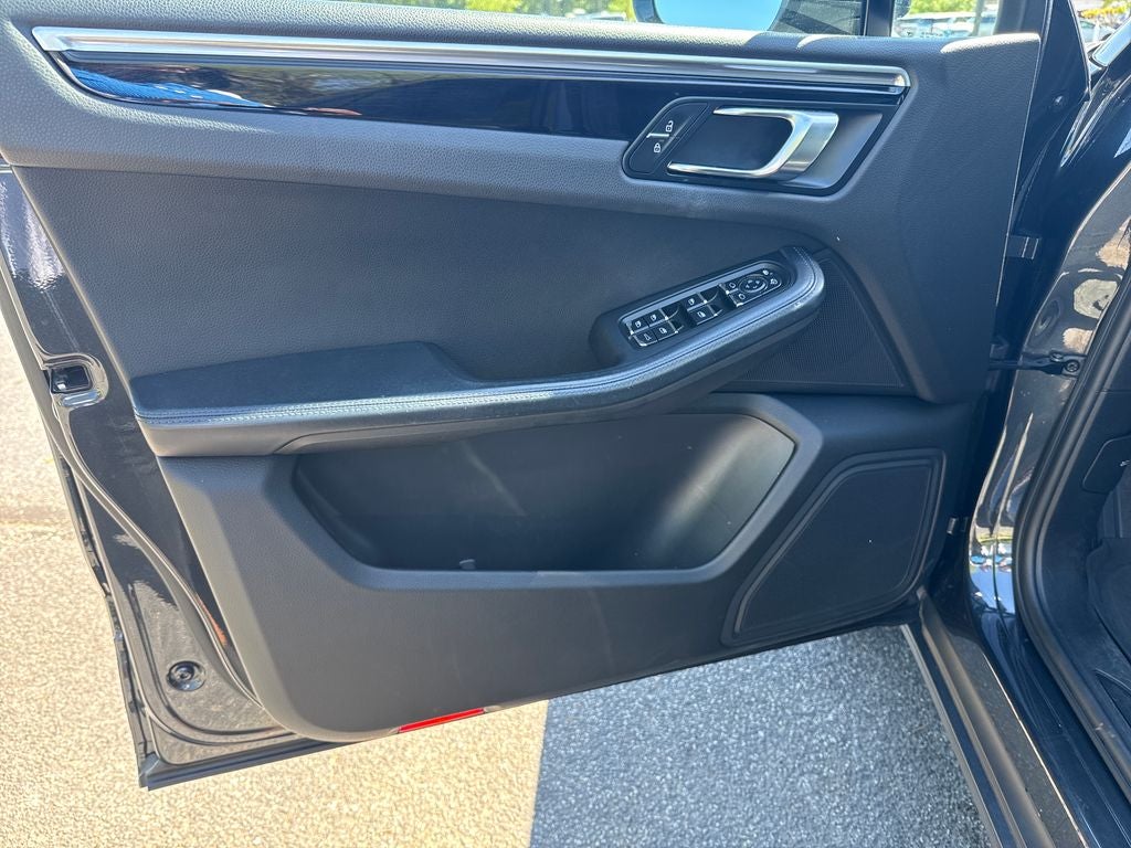 2021 Porsche Macan Base