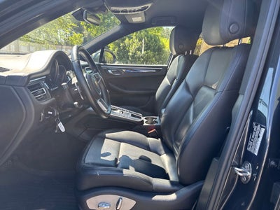 2021 Porsche Macan Base