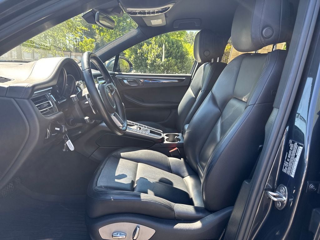 2021 Porsche Macan Base