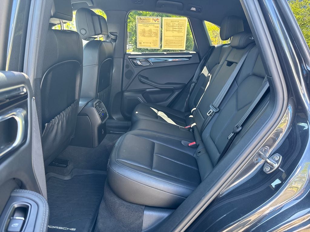 2021 Porsche Macan Base