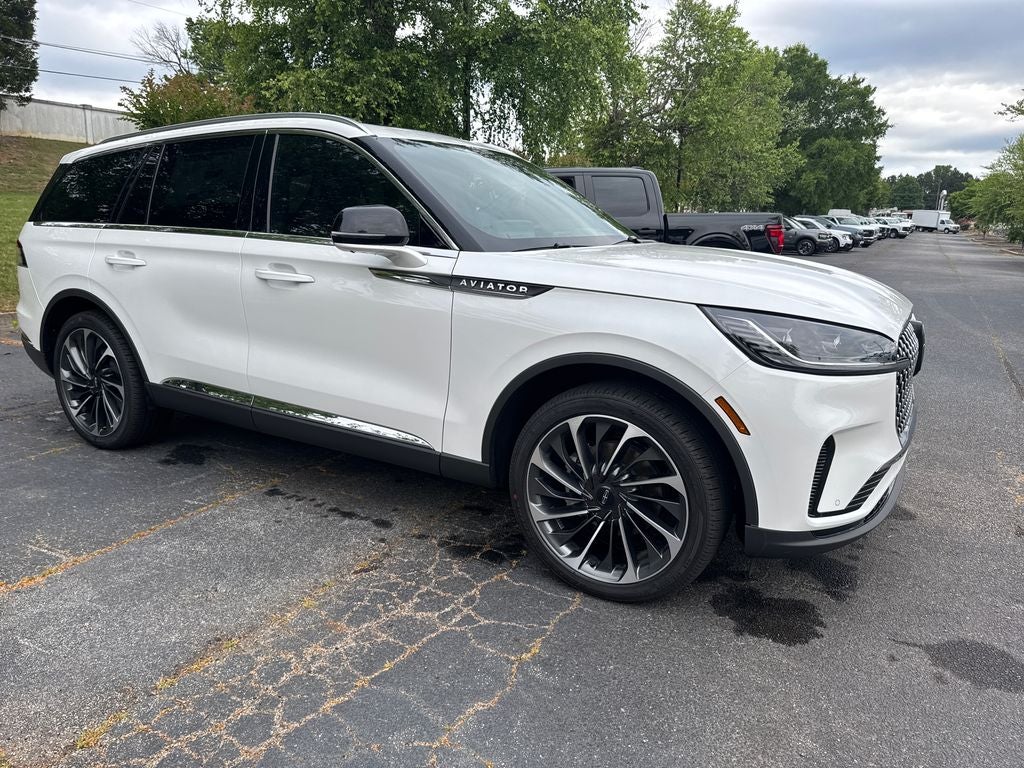 2026 Lincoln Aviator Reserve AWD's photo