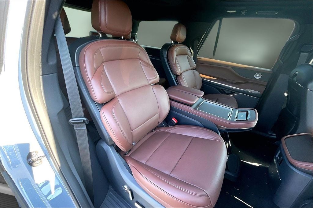 2027 Lincoln Navigator Reserve