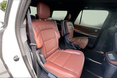 2027 Lincoln Navigator Reserve