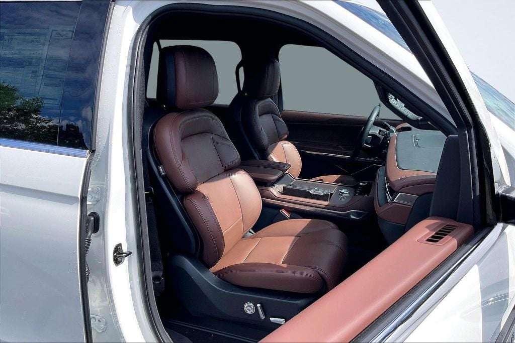 2027 Lincoln Navigator Reserve