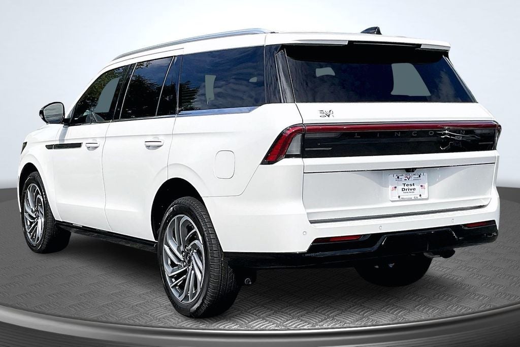 2027 Lincoln Navigator Reserve