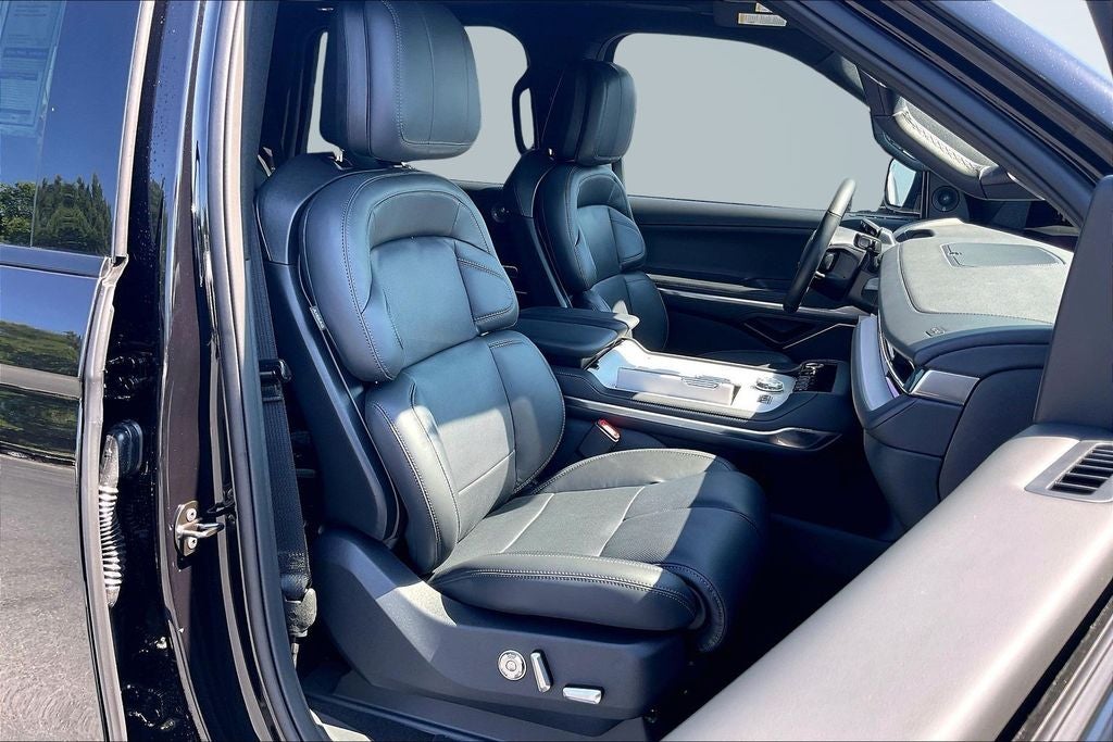 2027 Lincoln Navigator Reserve