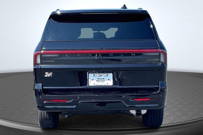 2027 Lincoln Navigator Reserve
