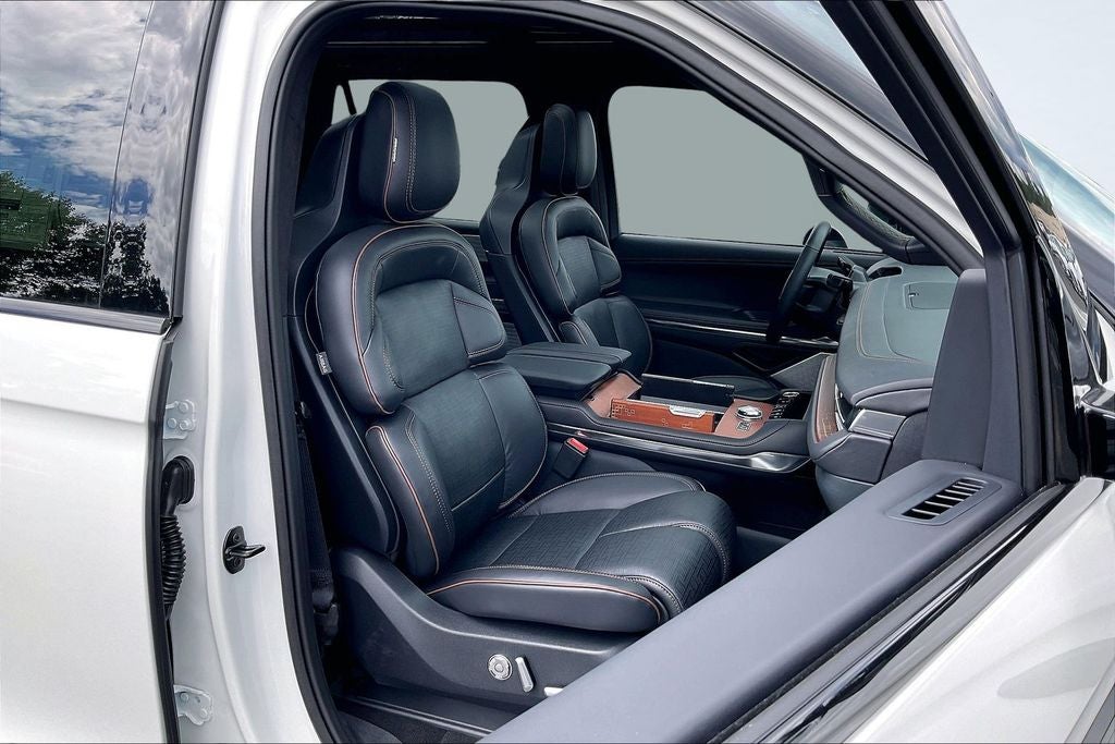 2027 Lincoln Navigator Black Label