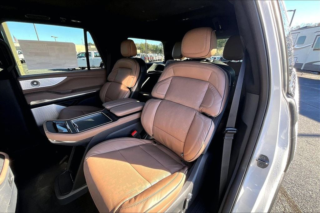 2025 Lincoln Navigator Black Label