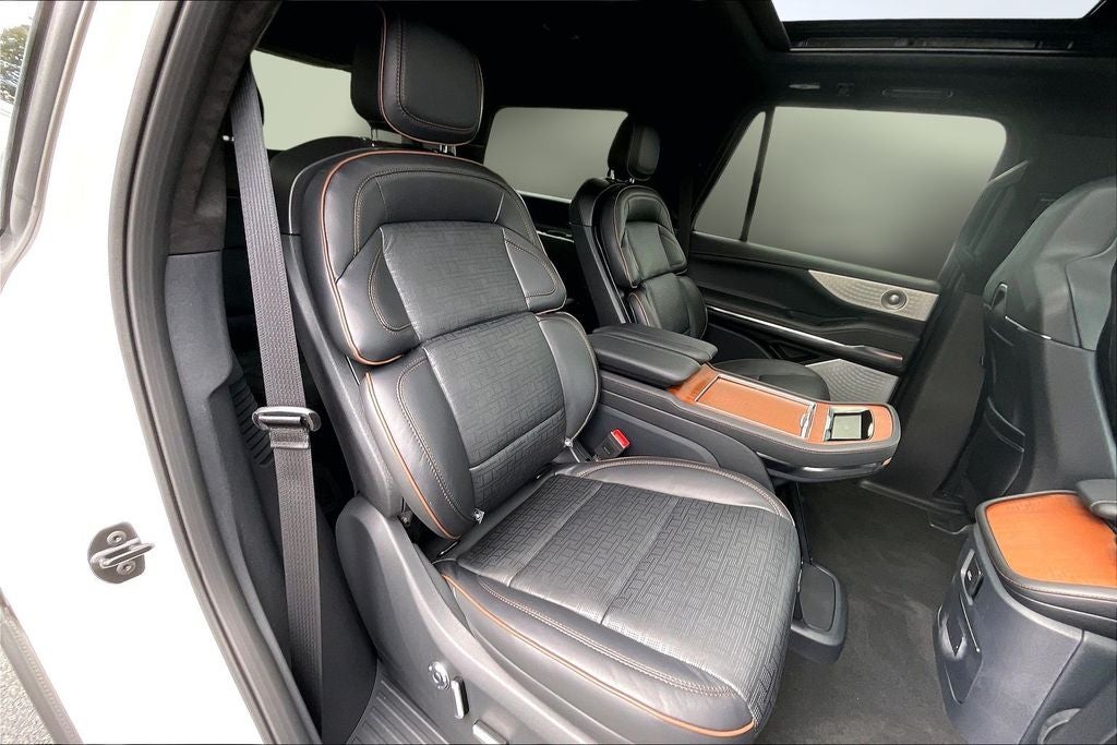 2027 Lincoln Navigator Black Label