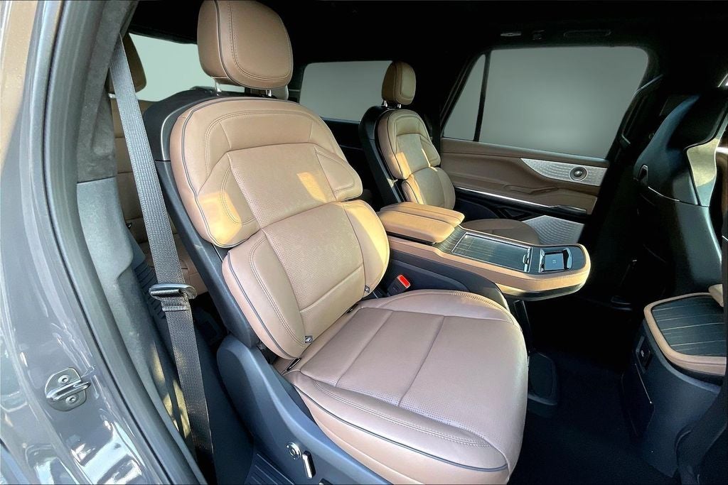 2027 Lincoln Navigator Black Label
