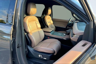2027 Lincoln Navigator Black Label