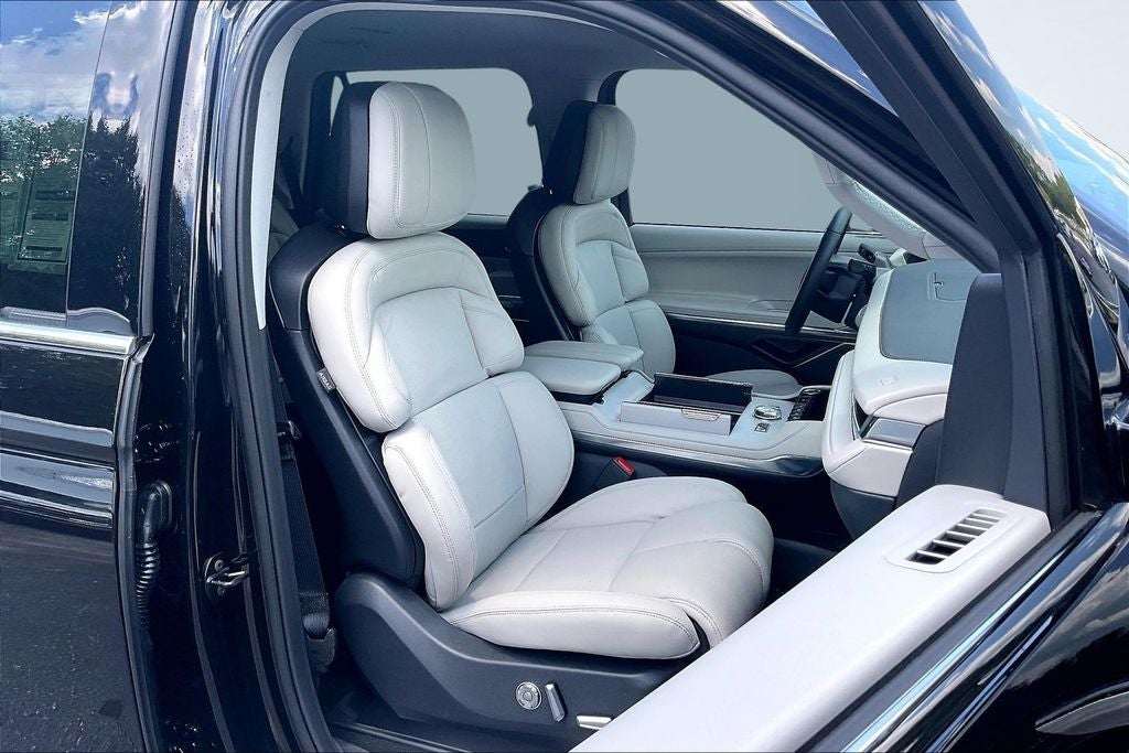 2026 Lincoln Navigator Premiere