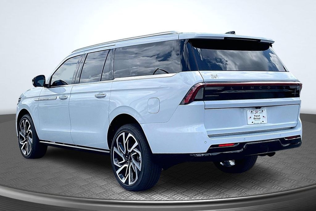 2026 Lincoln Navigator L Reserve
