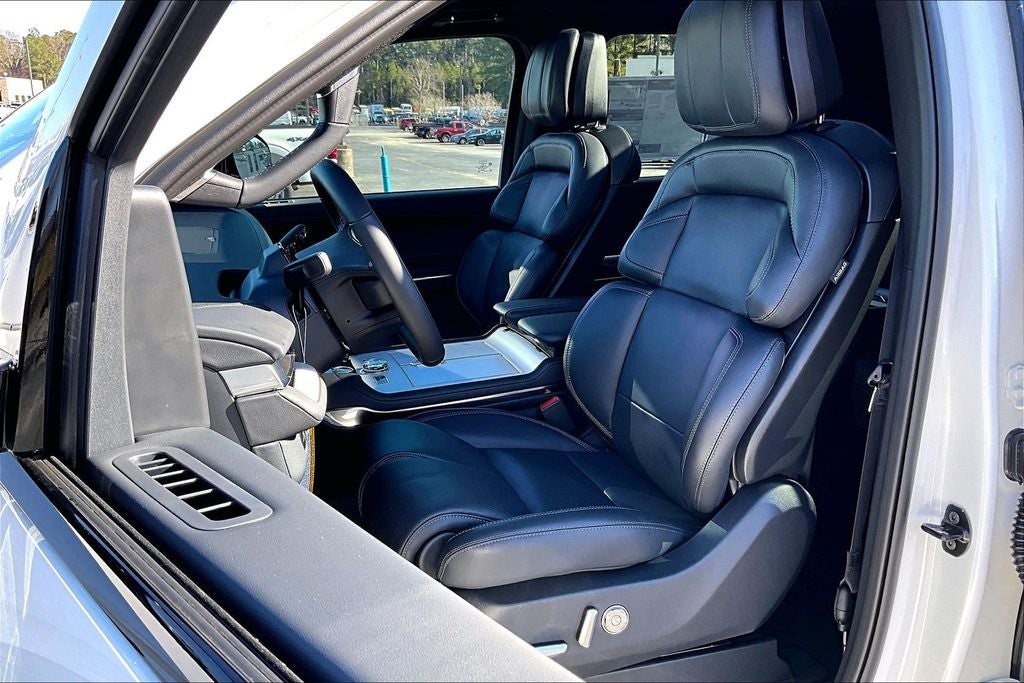 2025 Lincoln Navigator L Reserve