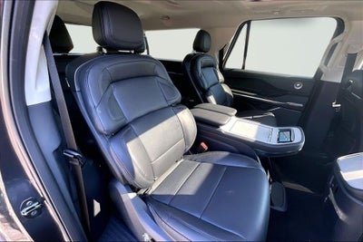 2027 Lincoln Navigator L Reserve