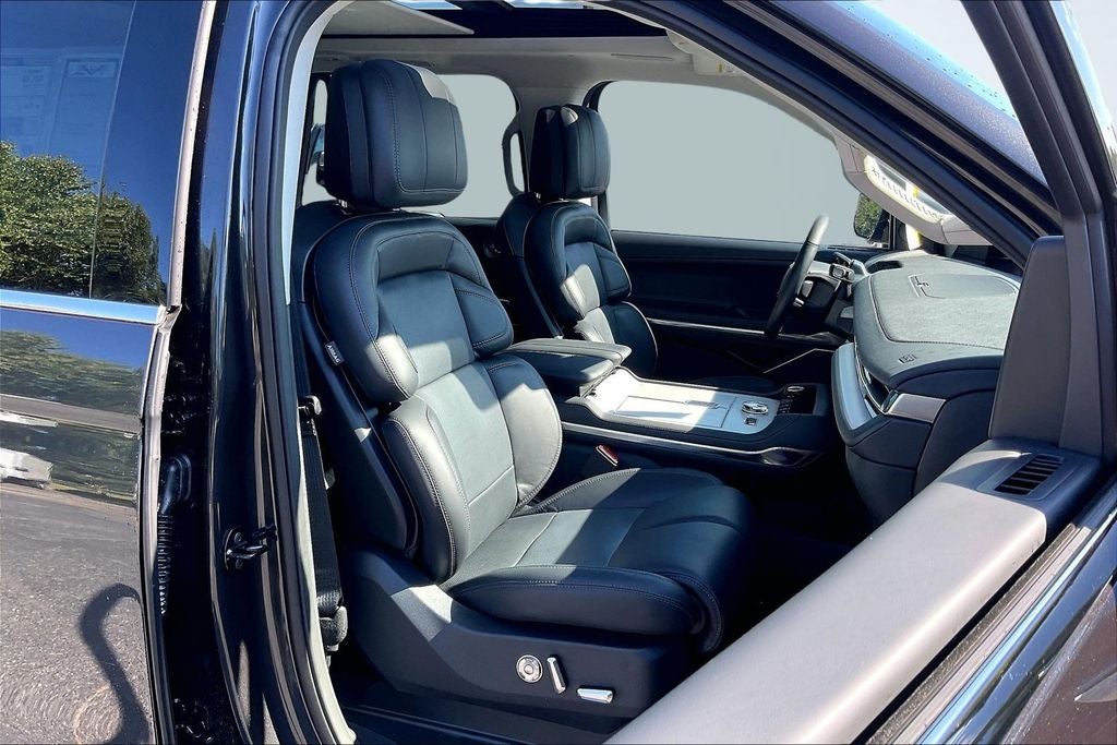 2027 Lincoln Navigator L Reserve