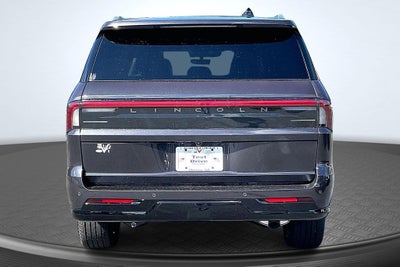 2027 Lincoln Navigator L Reserve
