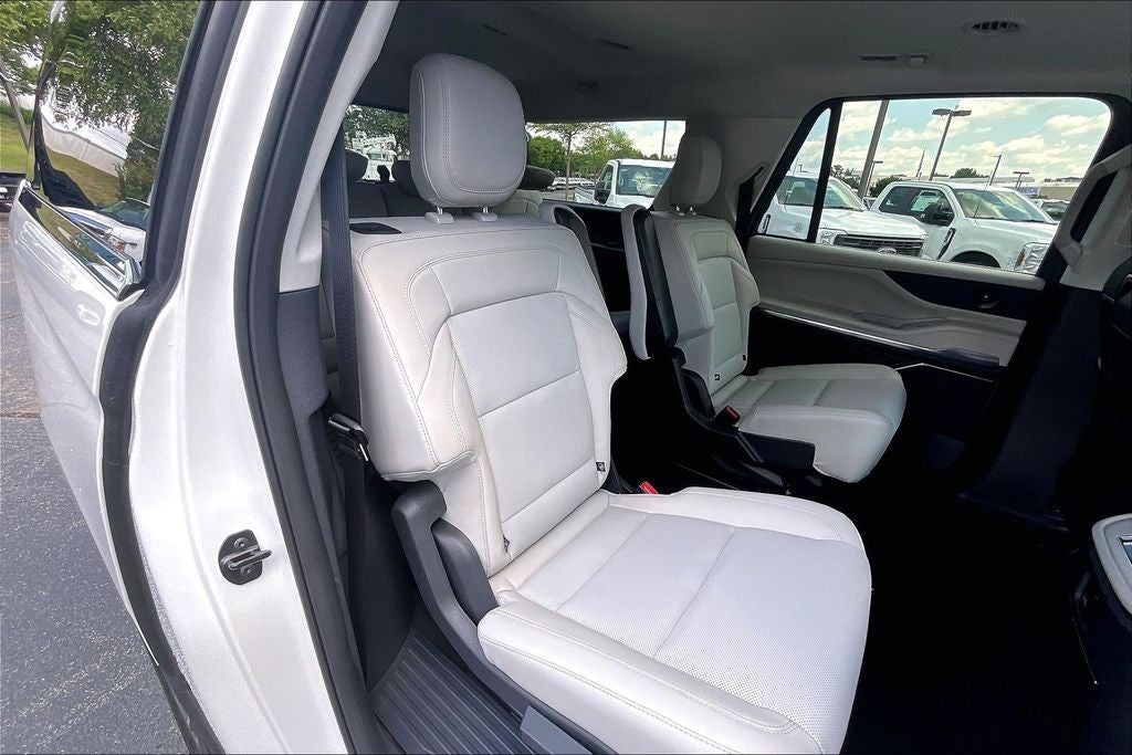 2026 Lincoln Navigator L Premiere