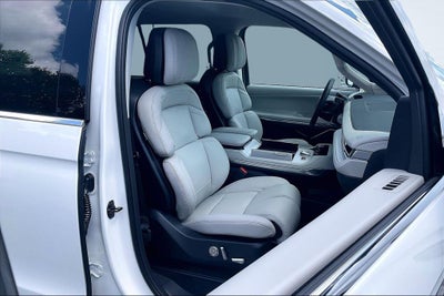2026 Lincoln Navigator L Premiere
